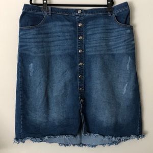 Catherine’s denim skirt 26/28